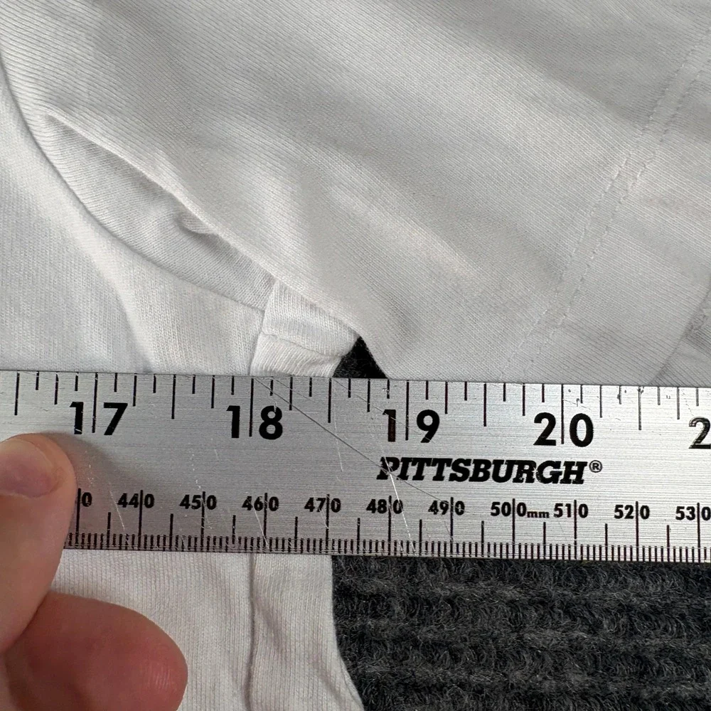 Nike Worldwide Traction Since 72 Graphic T-Shirt White Mens Medium Racing Swoosh